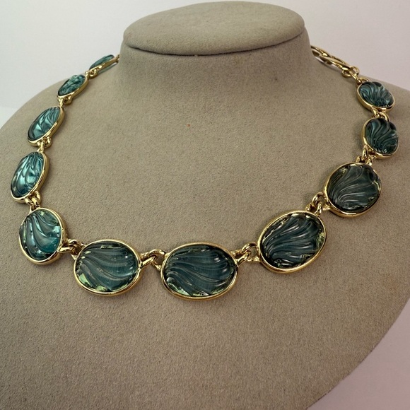 Vintage beach goddess faux gripoux/ cabochon  necklace - Picture 8 of 13